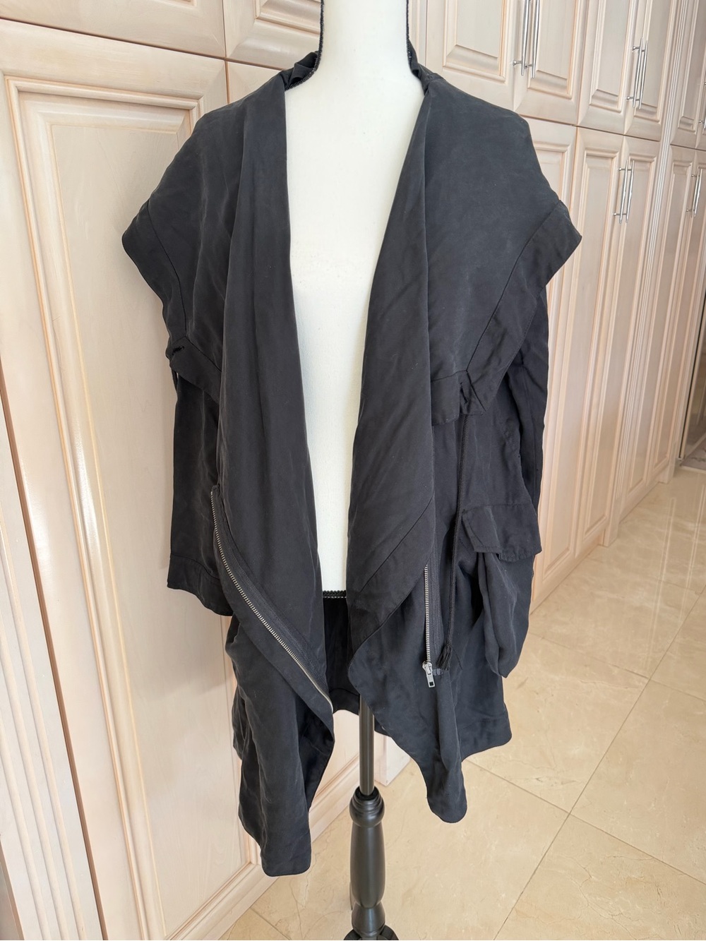Silence + Noise UO Waylin Hooded Drape Trench Coat Sz M black Tencel pockets
